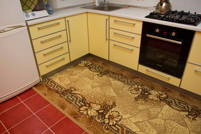 Ковровая дорожка на кухне